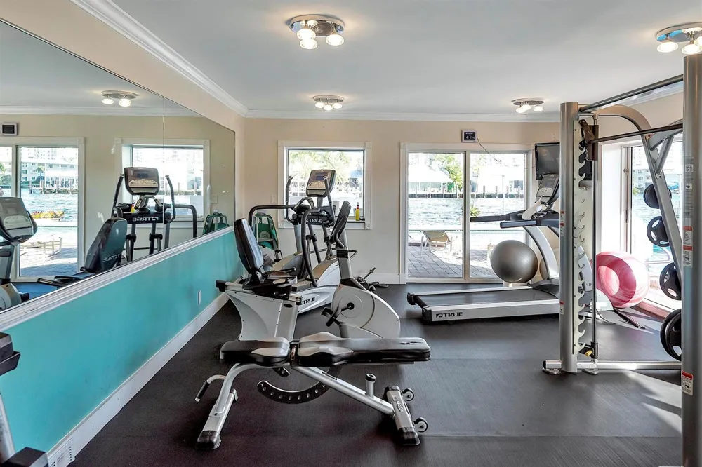 2900 NE 30th Street #Apt 8j Fort Lauderdale, FL 33306