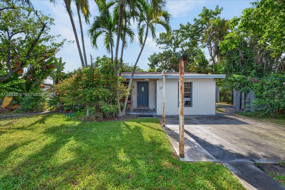 5619 NE 6th Ave Oakland Park, FL 33334