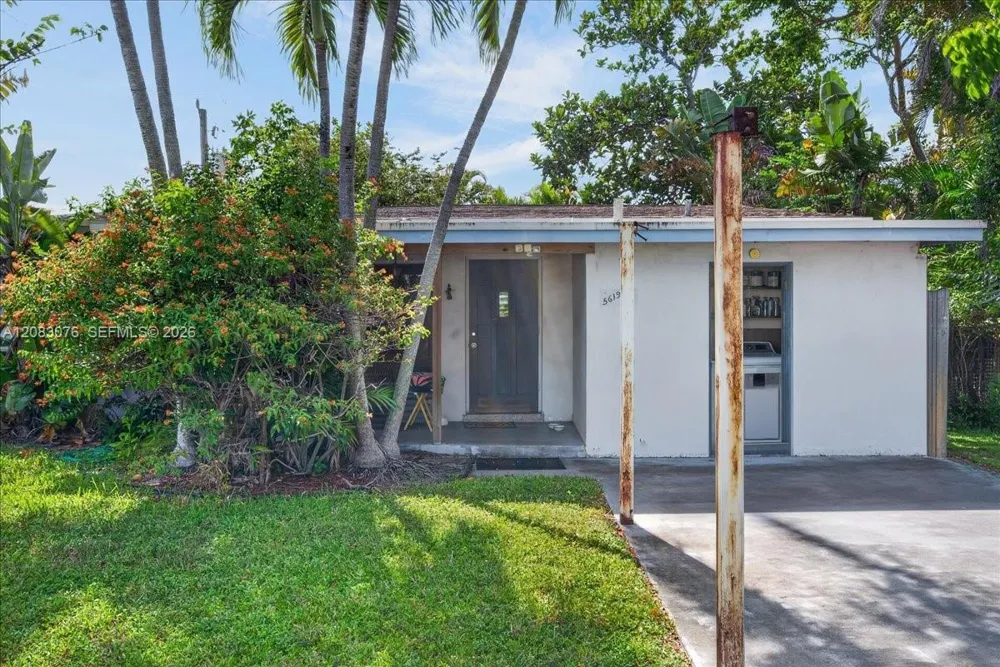 5619 NE 6th Ave Oakland Park, FL 33334