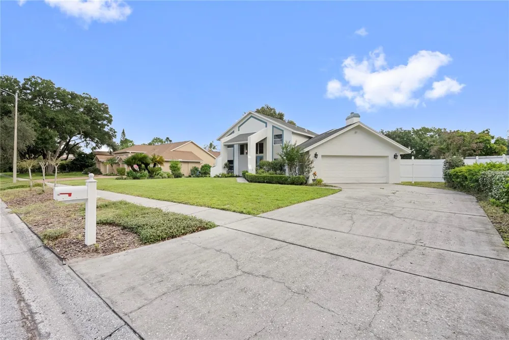 17919 CLEAR LAKE DRIVE Lutz, FL 33548