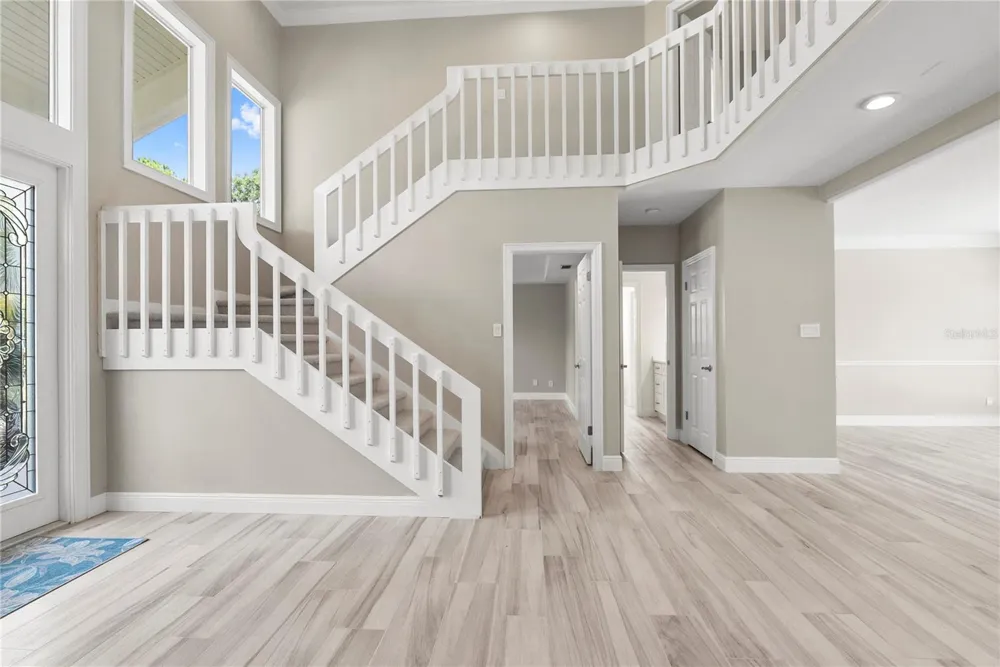 17919 CLEAR LAKE DRIVE Lutz, FL 33548