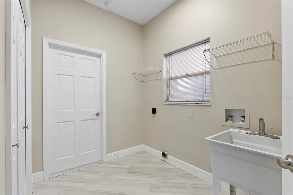 17919 CLEAR LAKE DRIVE Lutz, FL 33548