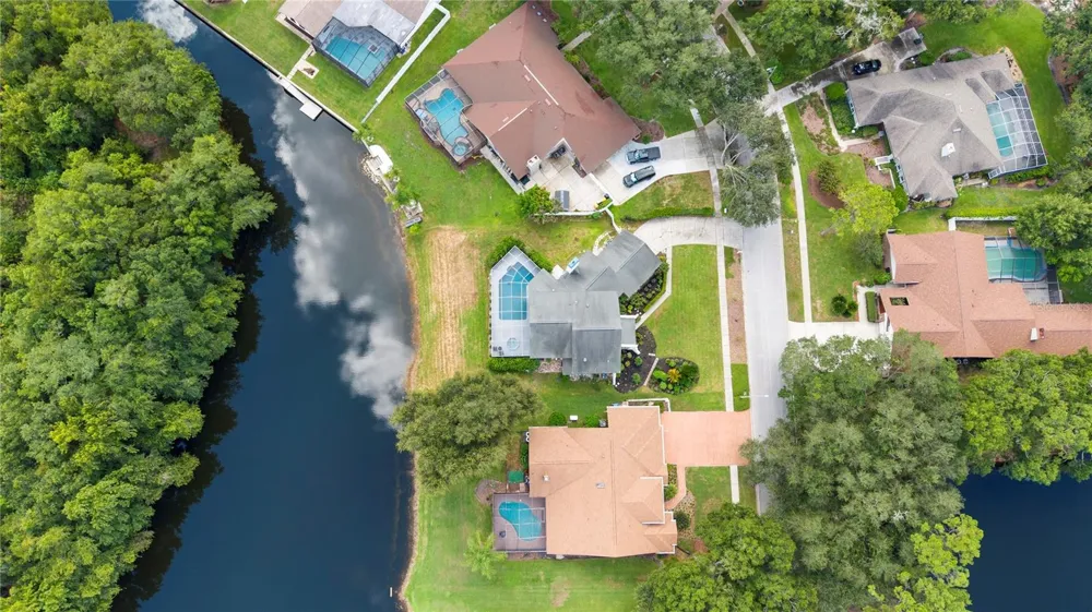 17919 CLEAR LAKE DRIVE Lutz, FL 33548