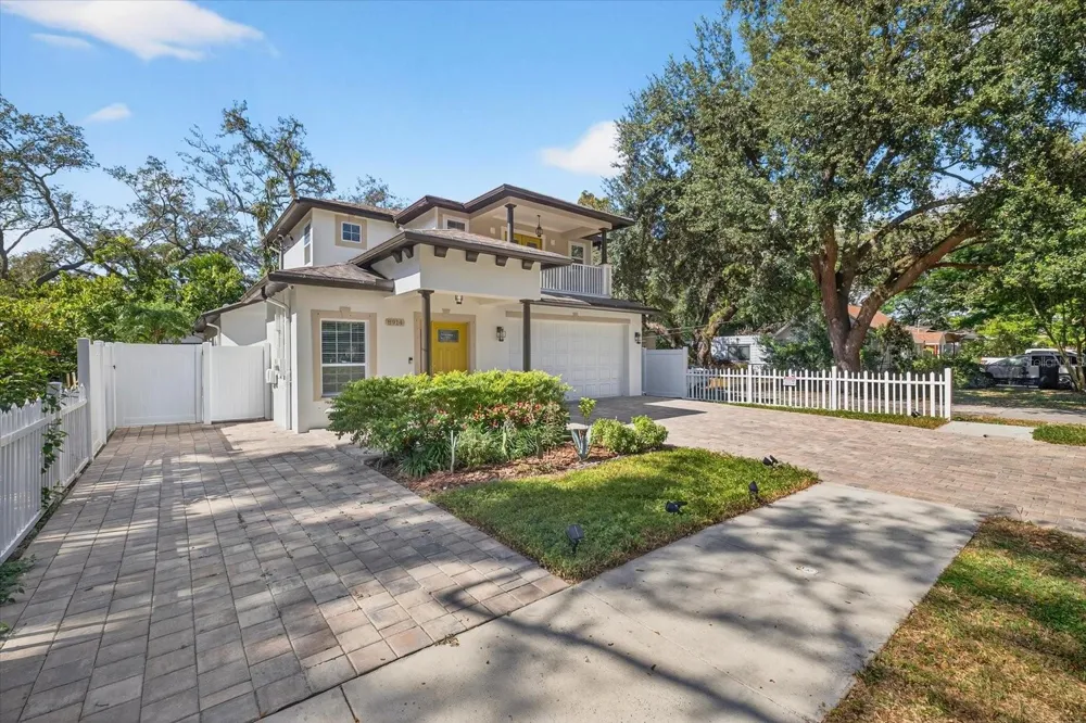 8914 LYNN AVENUE Tampa, FL 33604