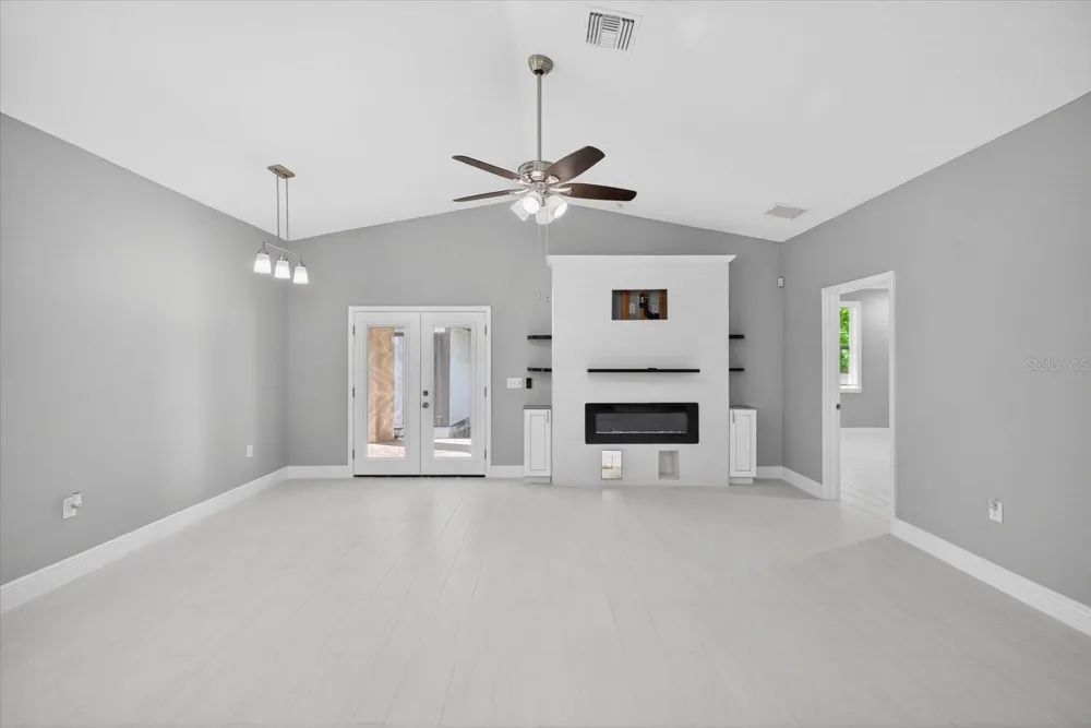 8914 LYNN AVENUE Tampa, FL 33604