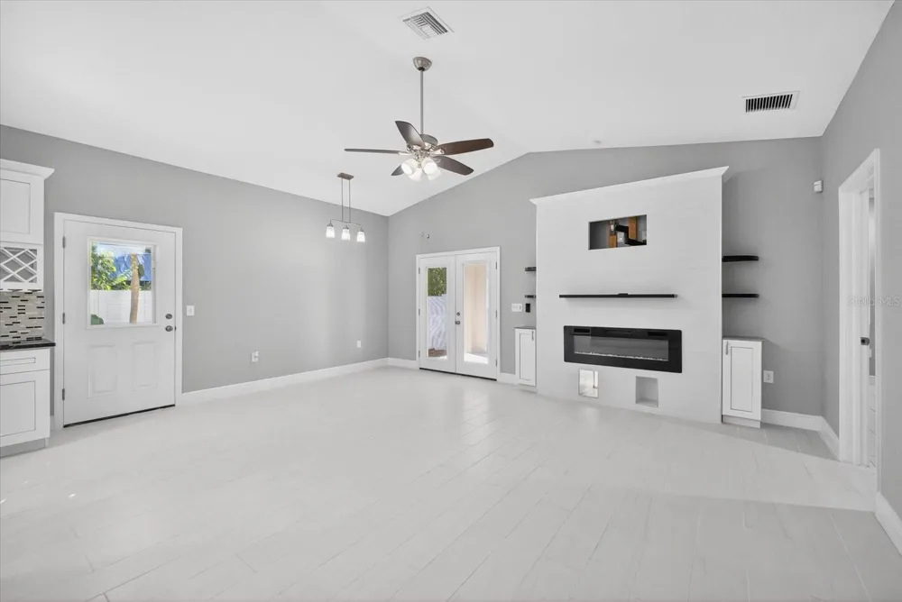 8914 LYNN AVENUE Tampa, FL 33604