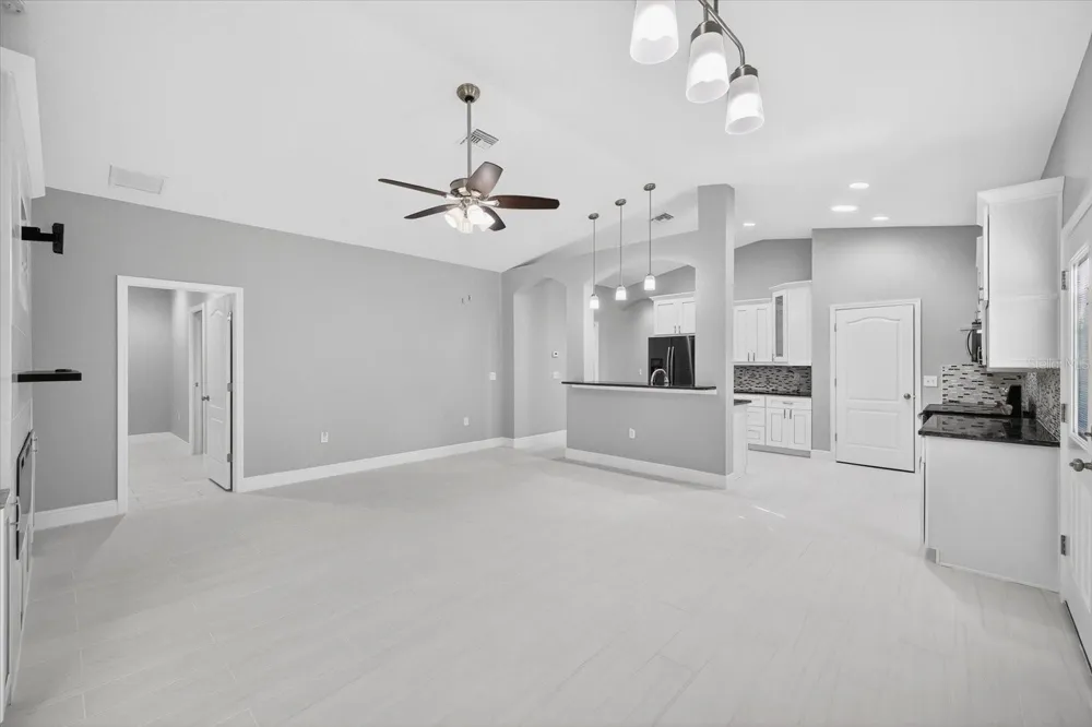 8914 LYNN AVENUE Tampa, FL 33604