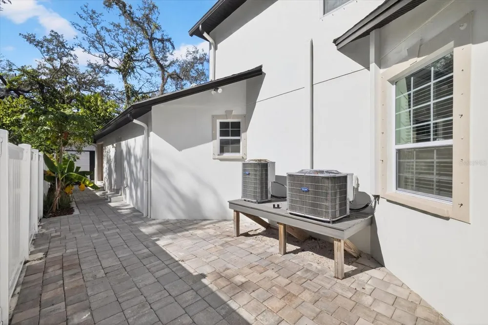 8914 LYNN AVENUE Tampa, FL 33604