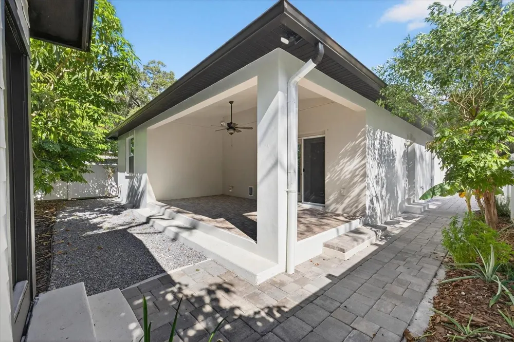 8914 LYNN AVENUE Tampa, FL 33604