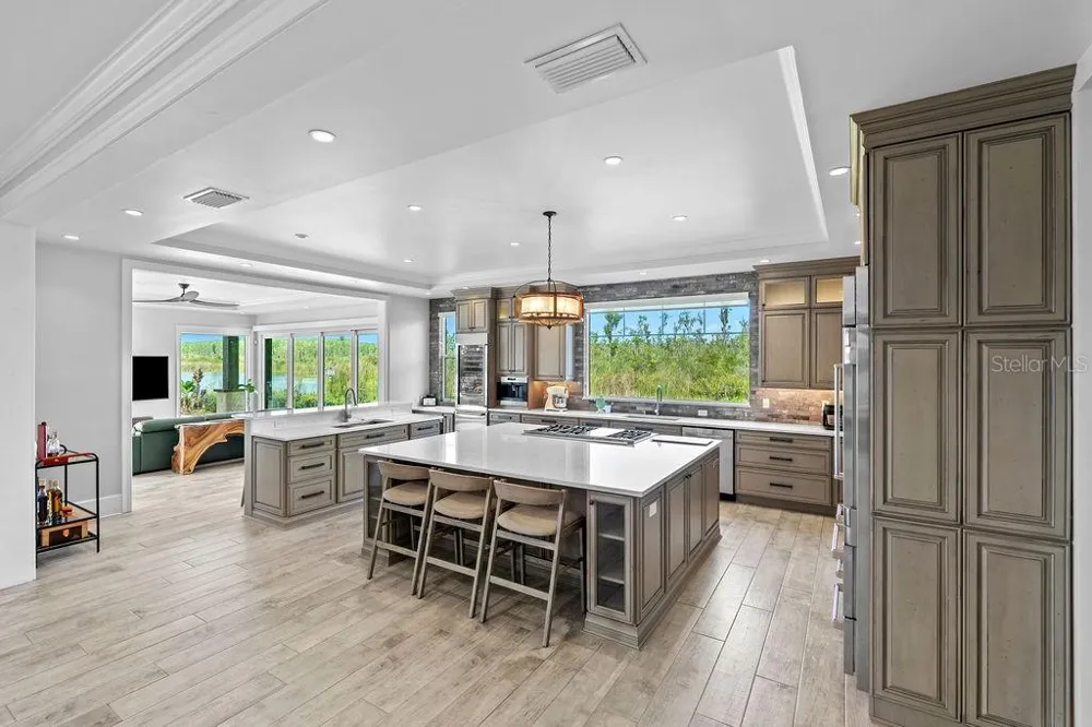 9226 CHARLES E LIMPUS ROAD Orlando, FL 32836