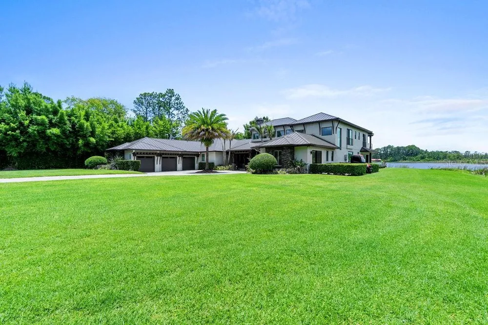 9226 CHARLES E LIMPUS ROAD Orlando, FL 32836