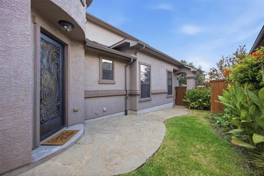 4332 Teravista Club Drive #9 Round Rock, TX 78665