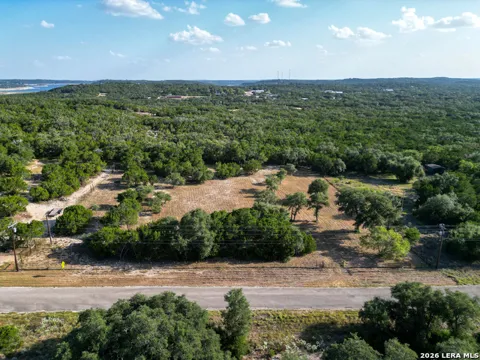209 Lakeside Dr