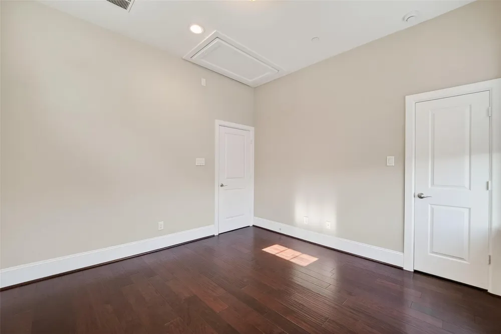 816 Yale Street #C Houston, TX 77007