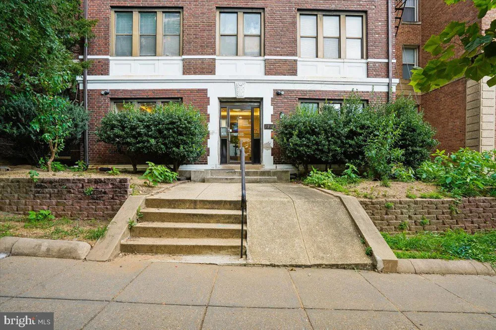 1919 19TH STREET NW #104 Washington, DC 20009
