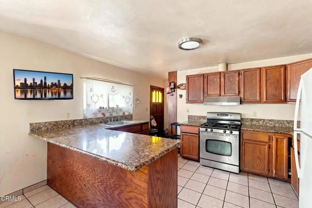 144 Backus Avenue Pasadena, CA 91107
