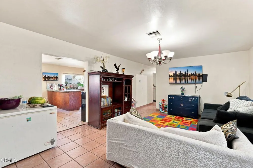 144 Backus Avenue Pasadena, CA 91107