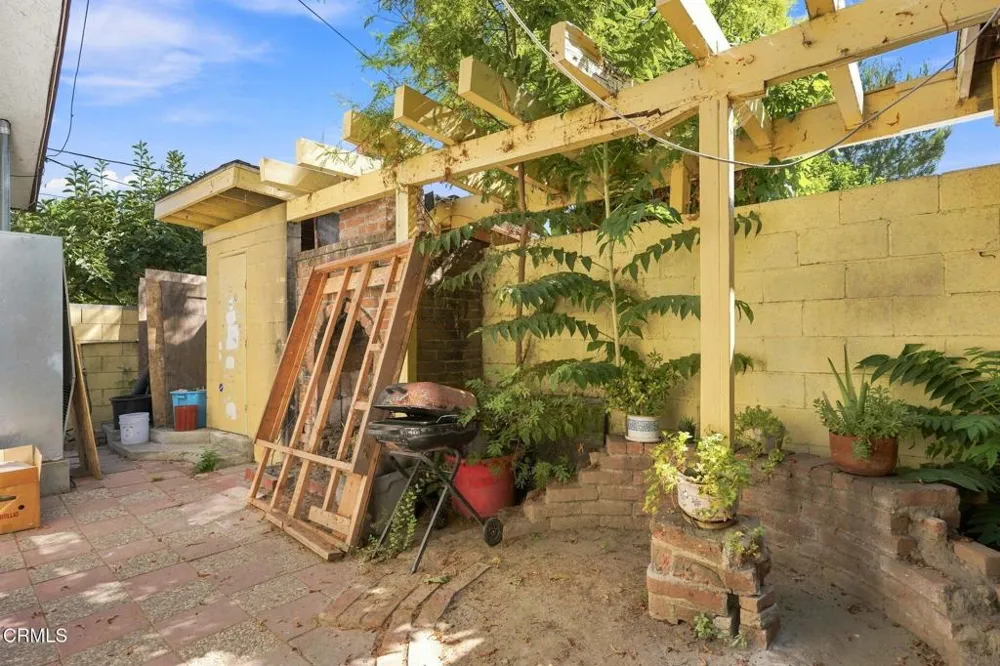 144 Backus Avenue Pasadena, CA 91107