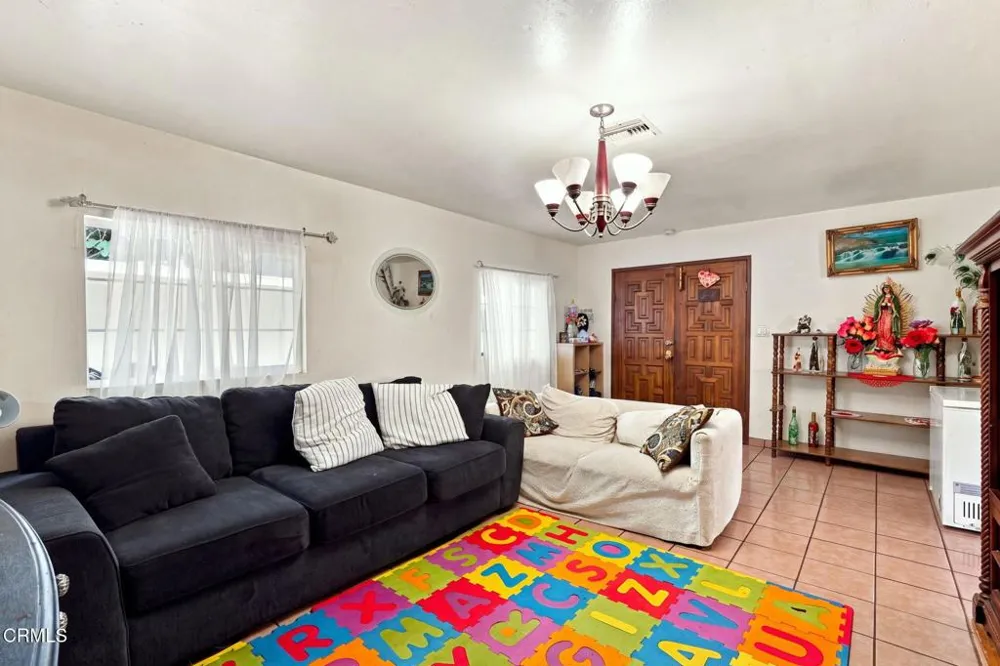 144 Backus Avenue Pasadena, CA 91107