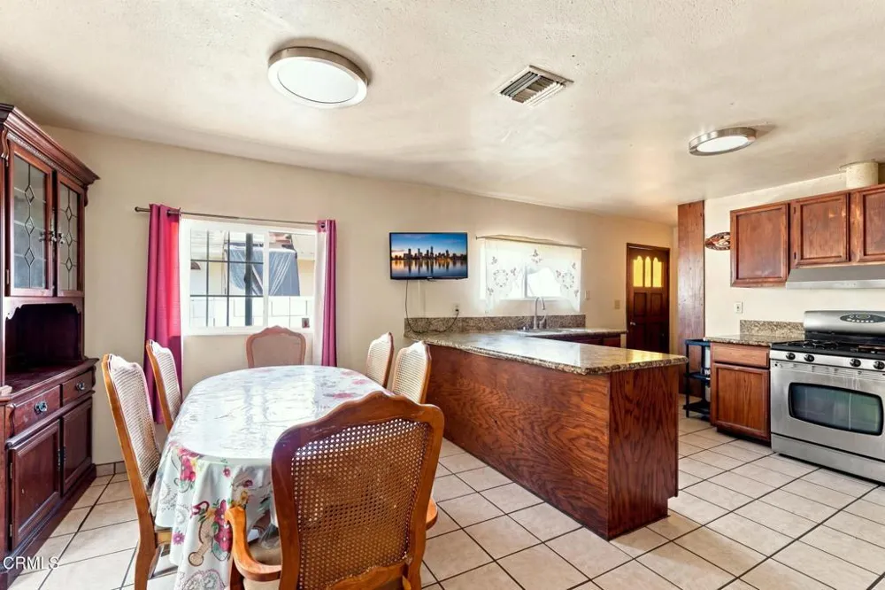 144 Backus Avenue Pasadena, CA 91107