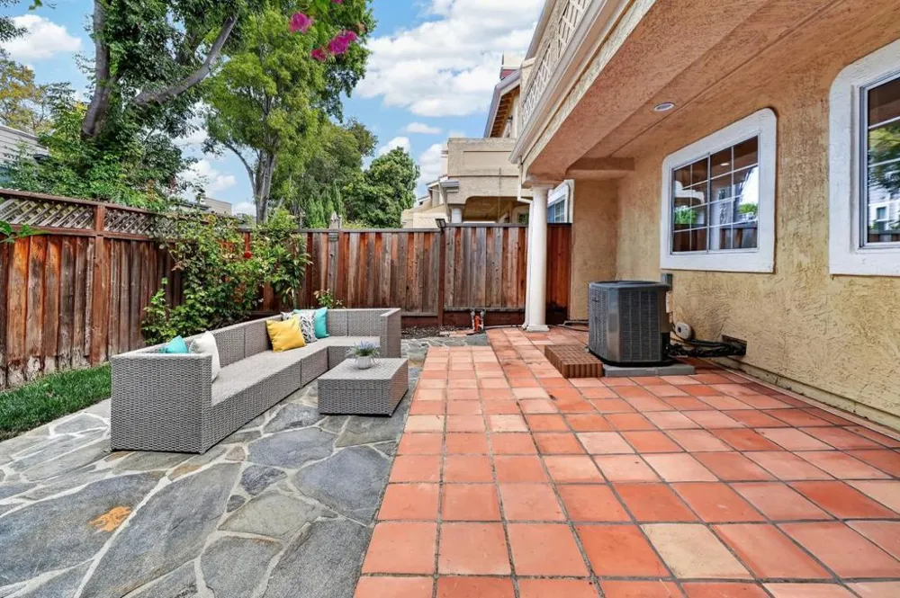 18 Tyrella Court Mountain View, CA 94043