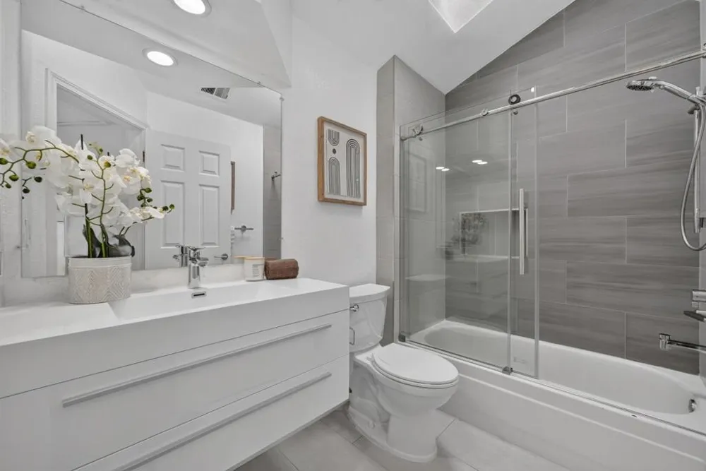 18 Tyrella Court Mountain View, CA 94043