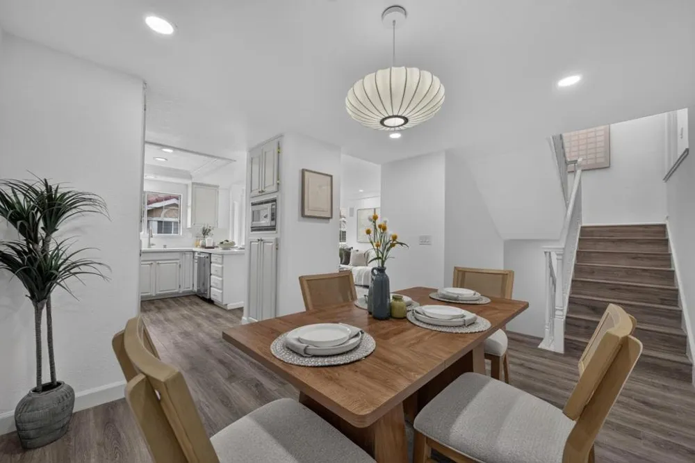 18 Tyrella Court Mountain View, CA 94043