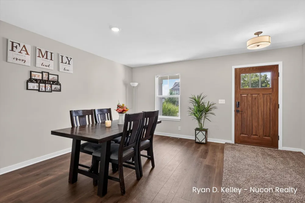 11544 Sessions Woods Drive W Grand Rapids, MI 49534