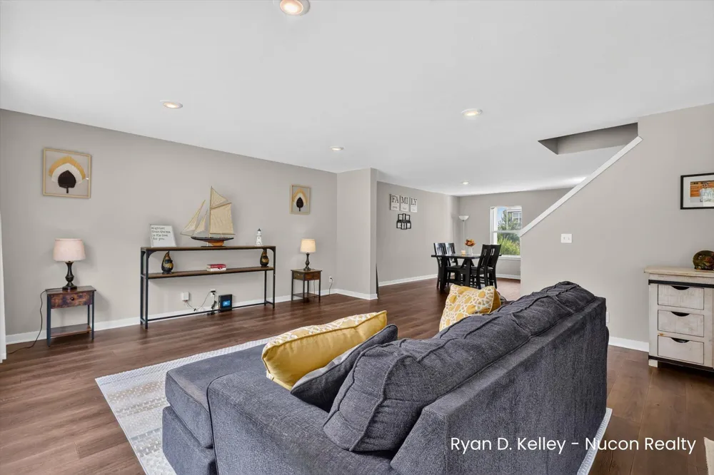 11544 Sessions Woods Drive W Grand Rapids, MI 49534