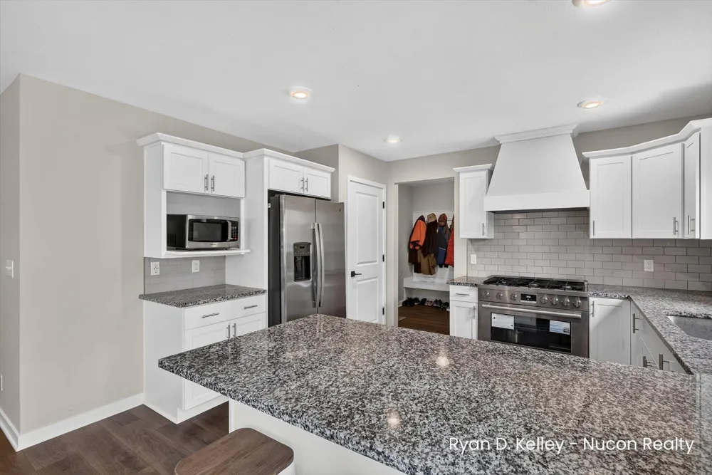 11544 Sessions Woods Drive W Grand Rapids, MI 49534