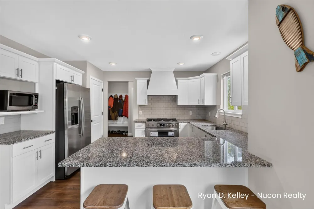 11544 Sessions Woods Drive W Grand Rapids, MI 49534