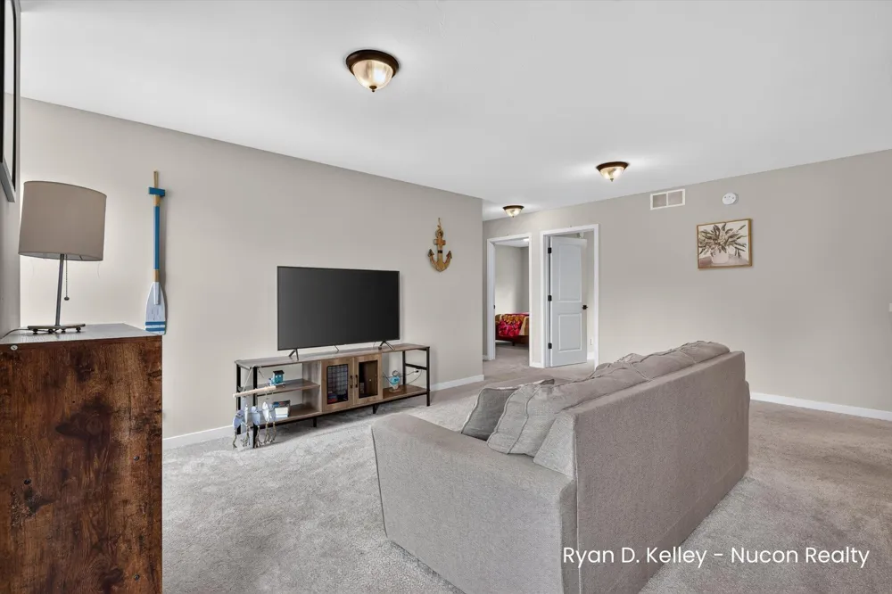 11544 Sessions Woods Drive W Grand Rapids, MI 49534