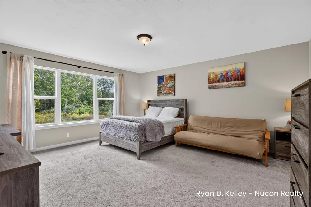11544 Sessions Woods Drive W Grand Rapids, MI 49534