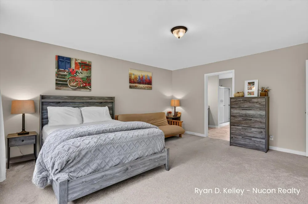 11544 Sessions Woods Drive W Grand Rapids, MI 49534