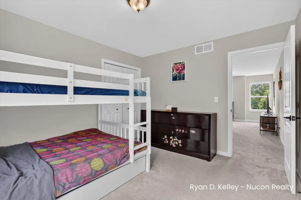 11544 Sessions Woods Drive W Grand Rapids, MI 49534
