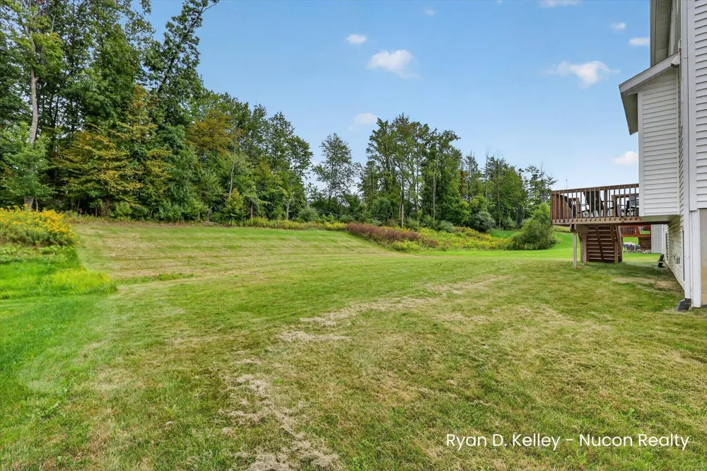11544 Sessions Woods Drive W Grand Rapids, MI 49534