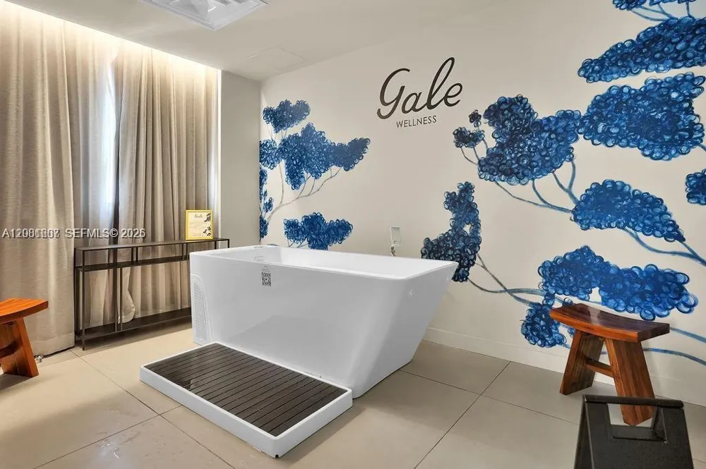 159 NE 6th #2602 Miami, FL 33132