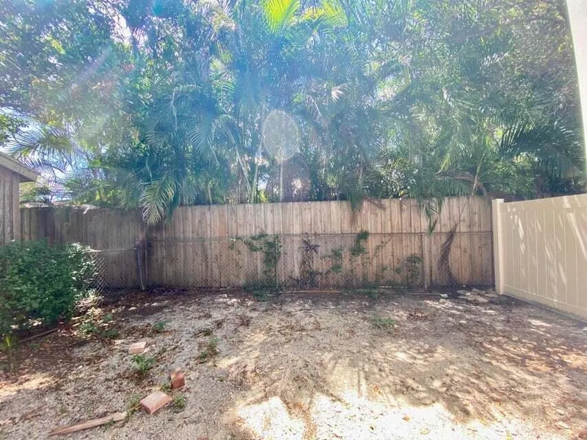 660 NE 34th Court #3 Oakland Park, FL 33334