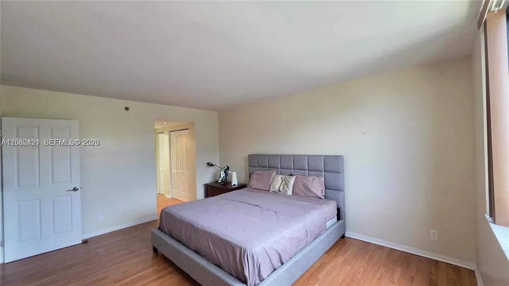 901 Hillcrest Dr #215 Hollywood, FL 33021