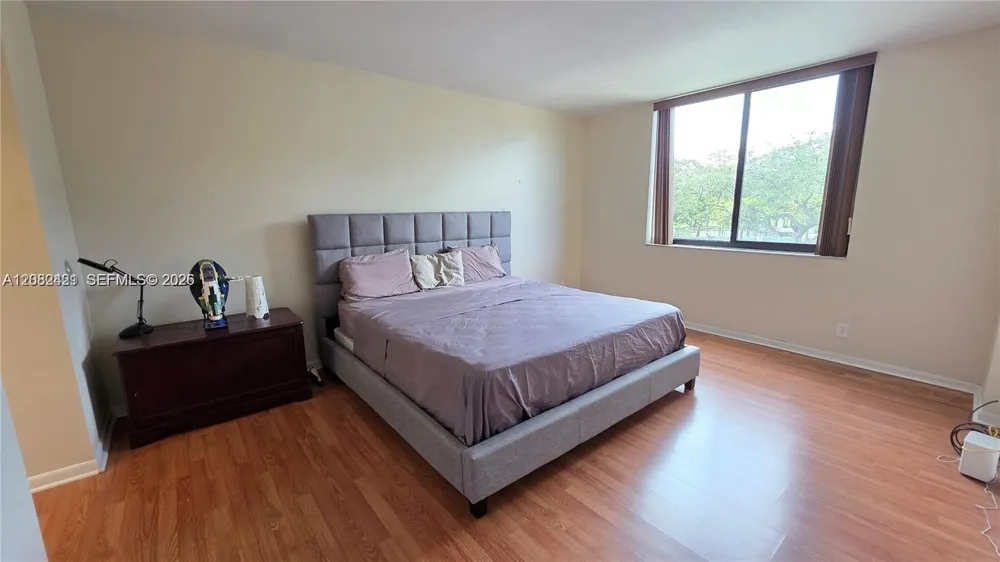 901 Hillcrest Dr #215 Hollywood, FL 33021
