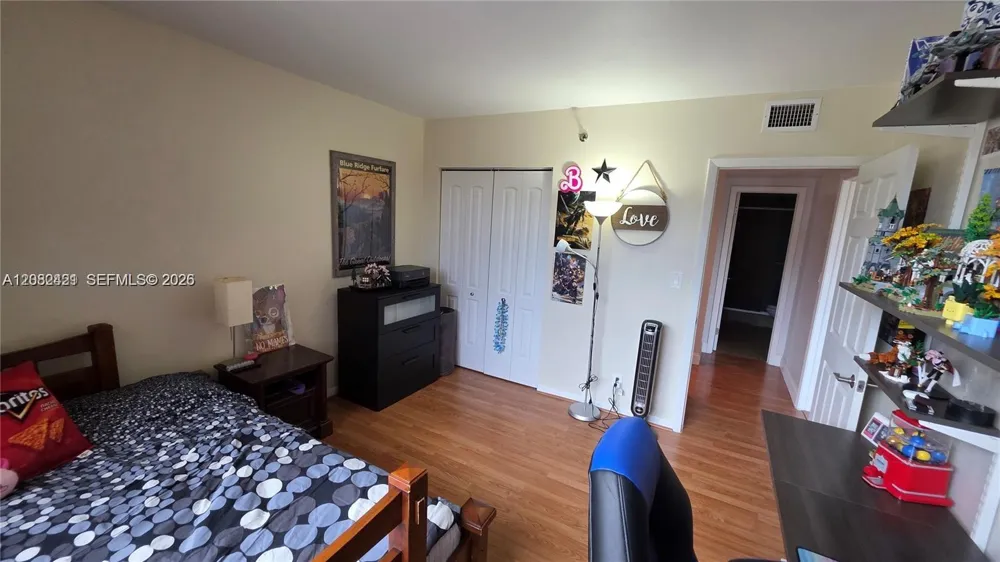 901 Hillcrest Dr #215 Hollywood, FL 33021