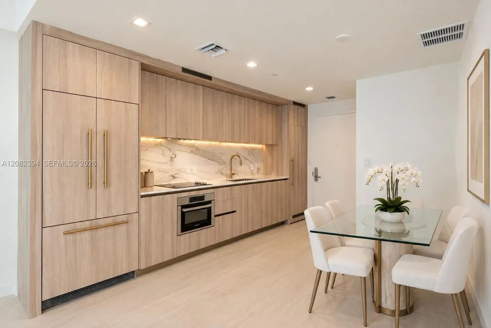 77 SE 5th Street #3908 Miami, FL 33131