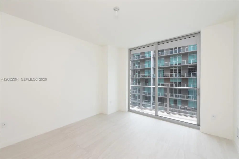 77 SE 5th Street #3908 Miami, FL 33131