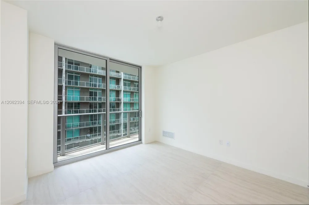 77 SE 5th Street #3908 Miami, FL 33131
