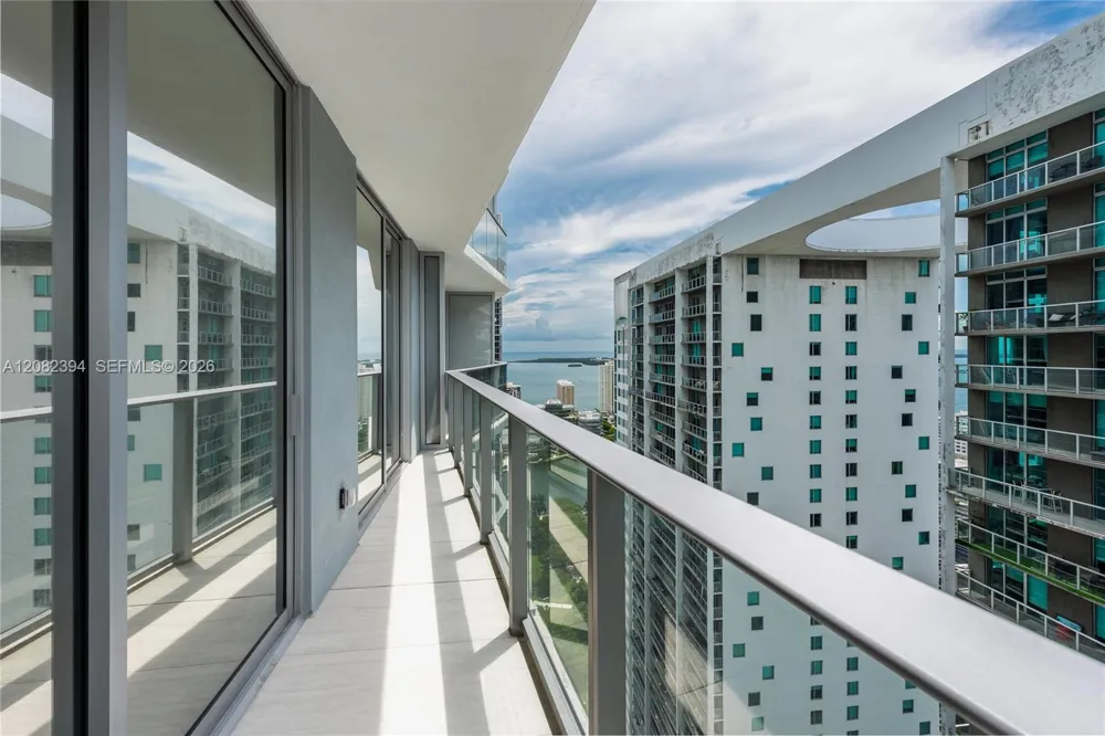 77 SE 5th Street #3908 Miami, FL 33131