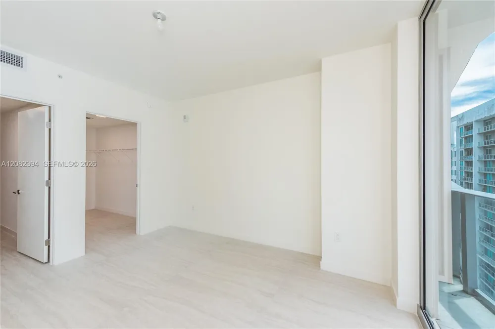 77 SE 5th Street #3908 Miami, FL 33131