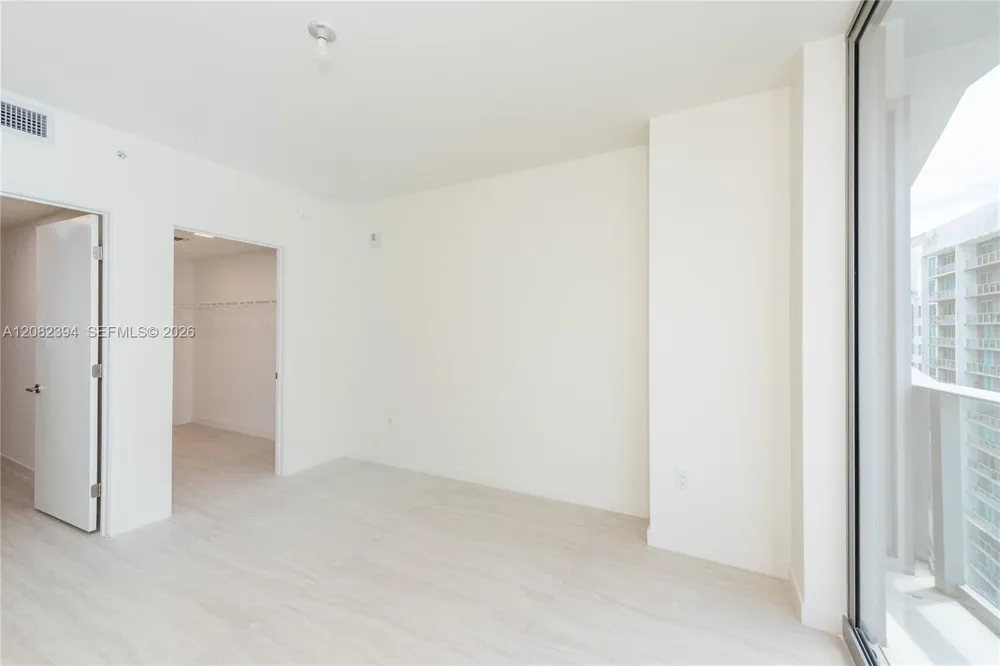 77 SE 5th Street #3908 Miami, FL 33131