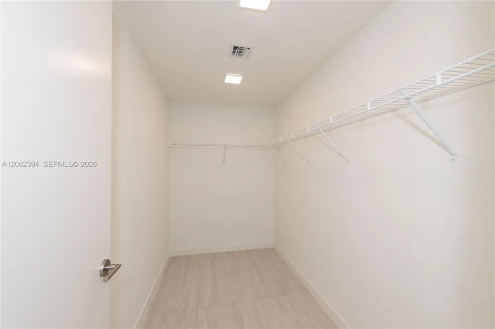 77 SE 5th Street #3908 Miami, FL 33131