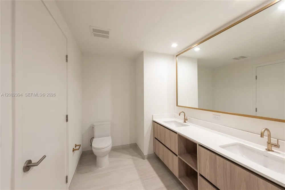 77 SE 5th Street #3908 Miami, FL 33131