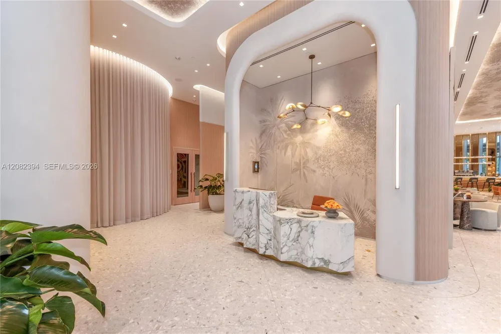 77 SE 5th Street #3908 Miami, FL 33131
